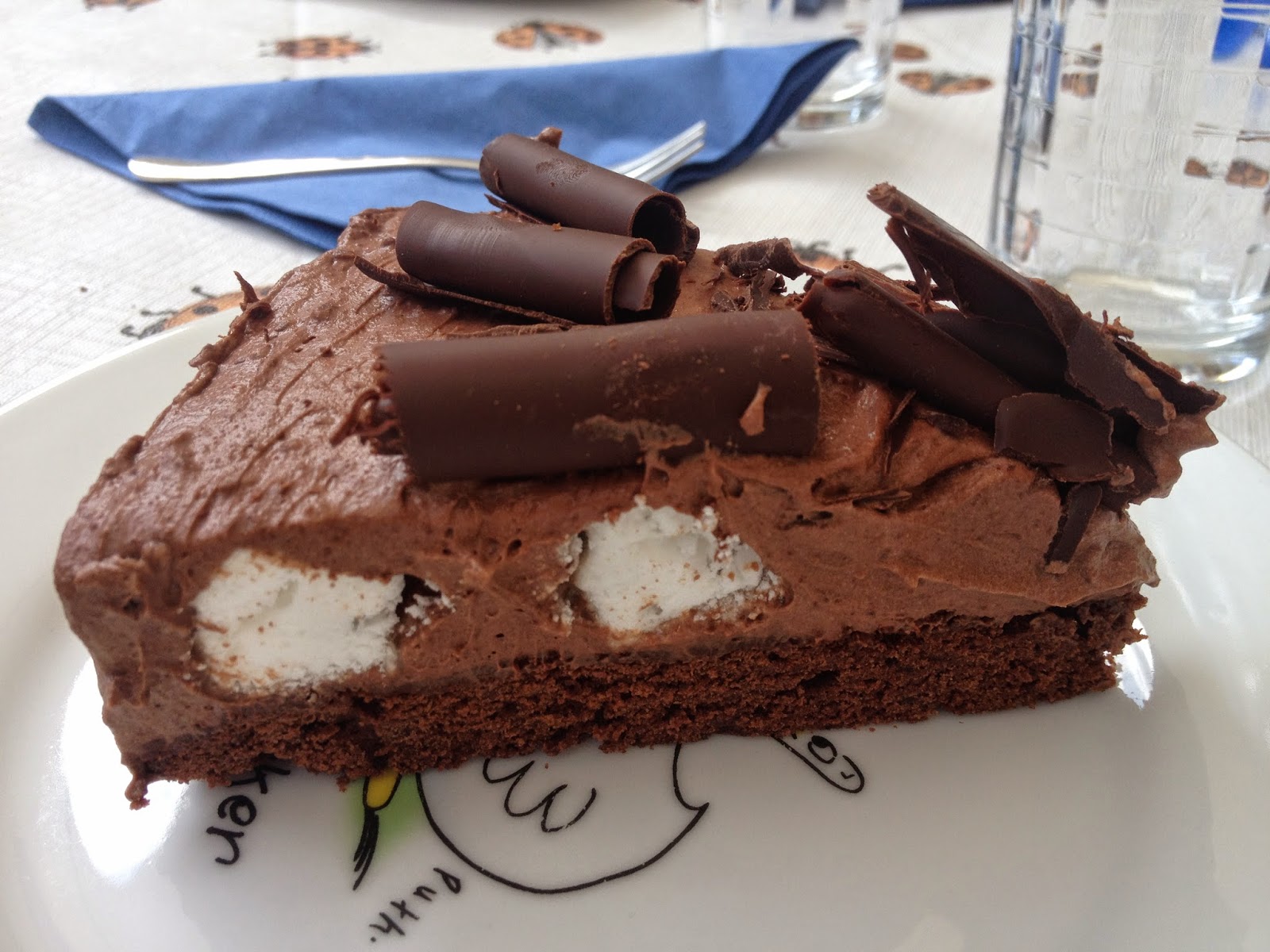 Domica&amp;#39;s Sweet Bakery: Schokomousse-Torte mit Baiser